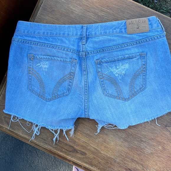 Hollister Destructed Jean shorts Bundle sz 7 (3) pairs Like New - Picture 10 of 10